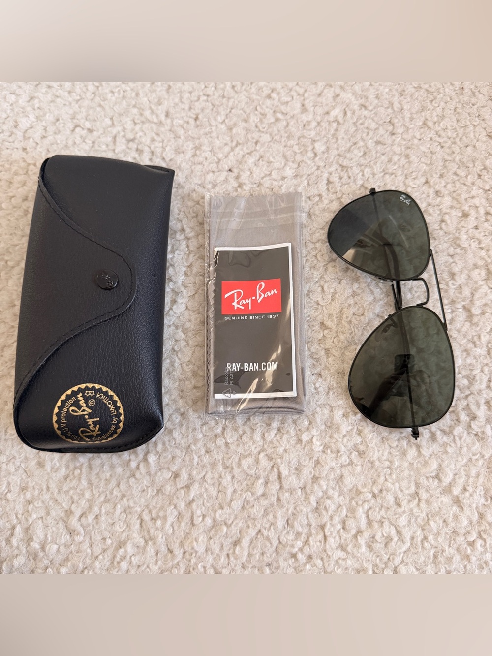 Ray-Ban Aviator Sunglasses - Black